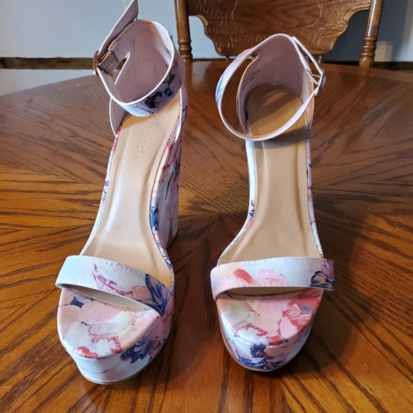 Wedges - Picture 2 of 4